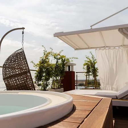 Apulia Charming Suites - Corallo Con Vista Mare E Jacuzzi *