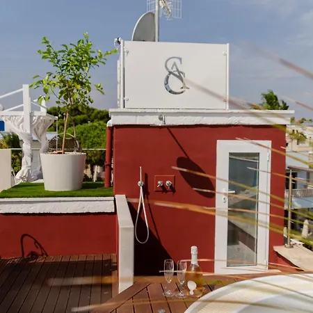 Bed and breakfast Apulia Charming Suites - Corallo Con Vista Mare E Jacuzzi *