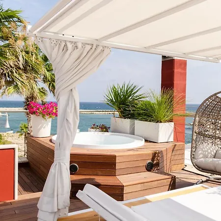 住宿加早餐酒店 Apulia Charming Suites - Corallo Con Vista Mare E Hot Jacuzzi *